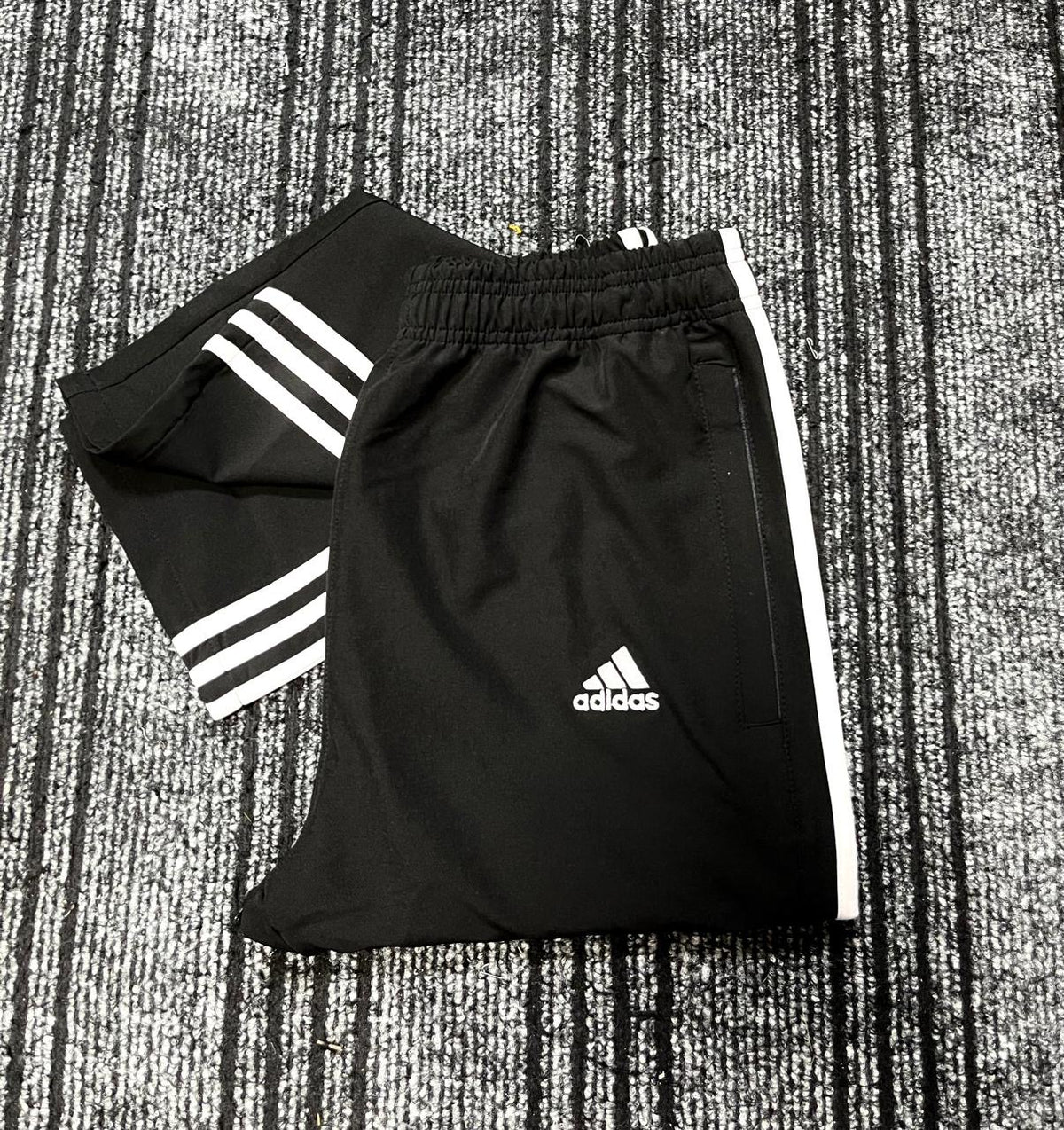 Performance Three-Stripe Full Baggy Style Track Pants Black& white