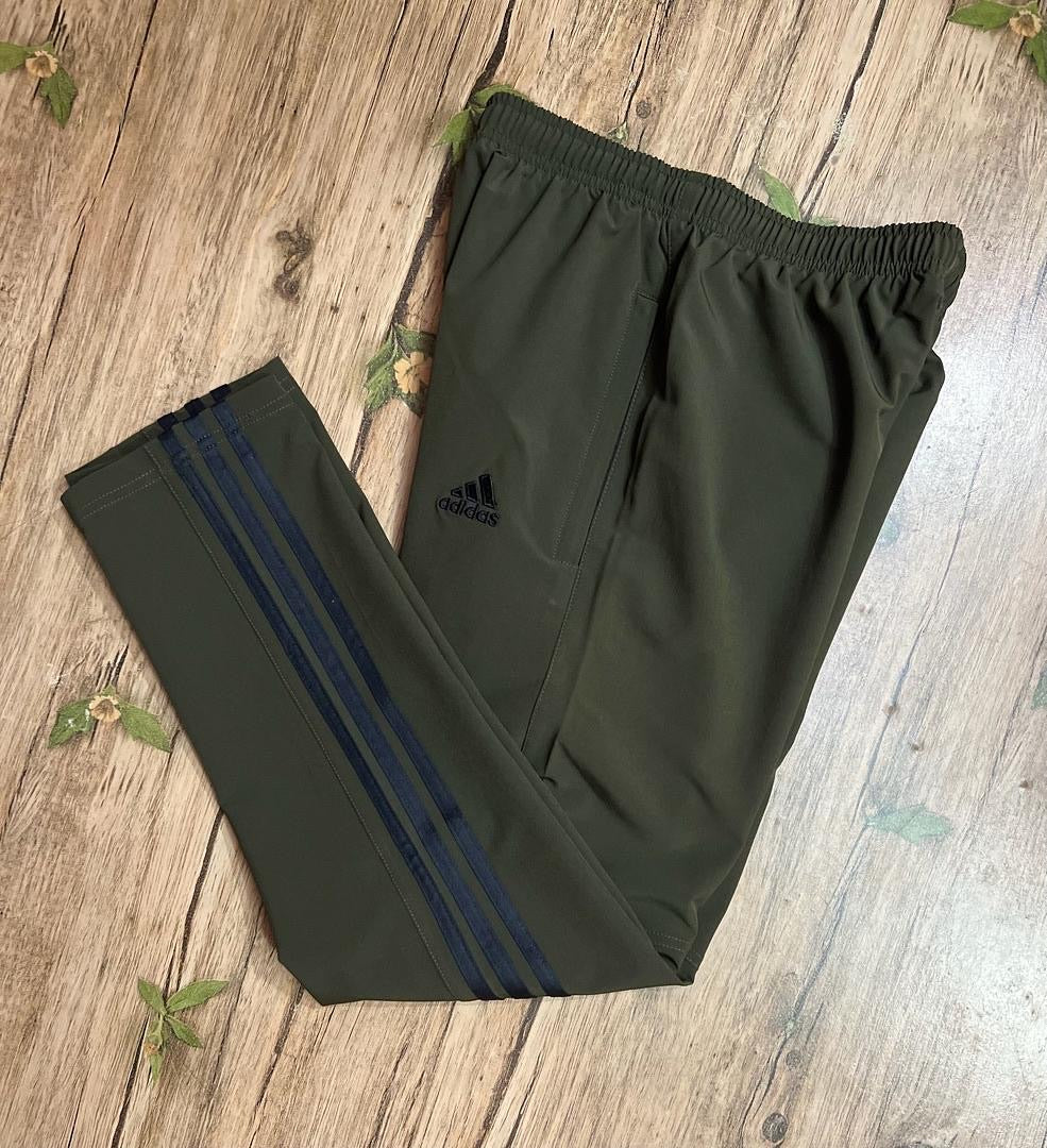 Performance Three-Stripe Half Style Track Pants olive Black
