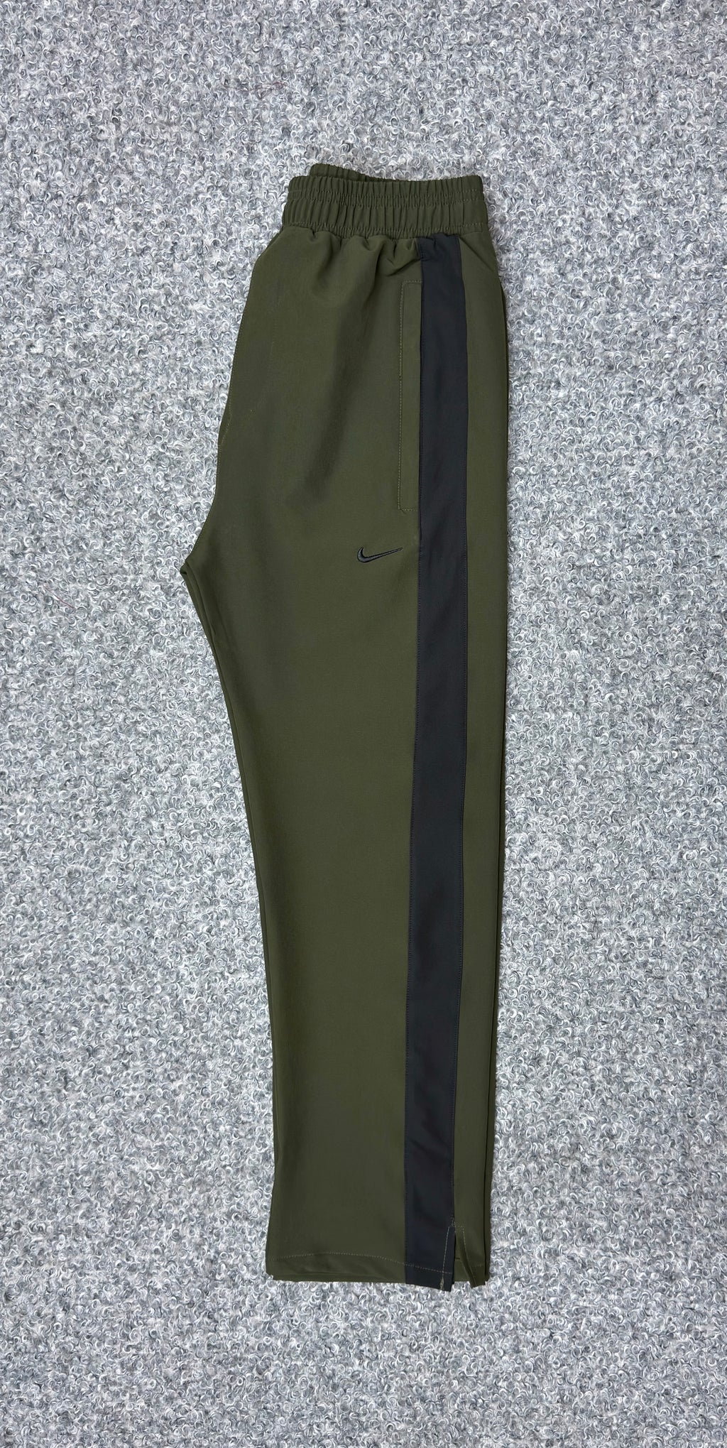 Performance Side-Stripe Sports Track Pants NKTP Olive