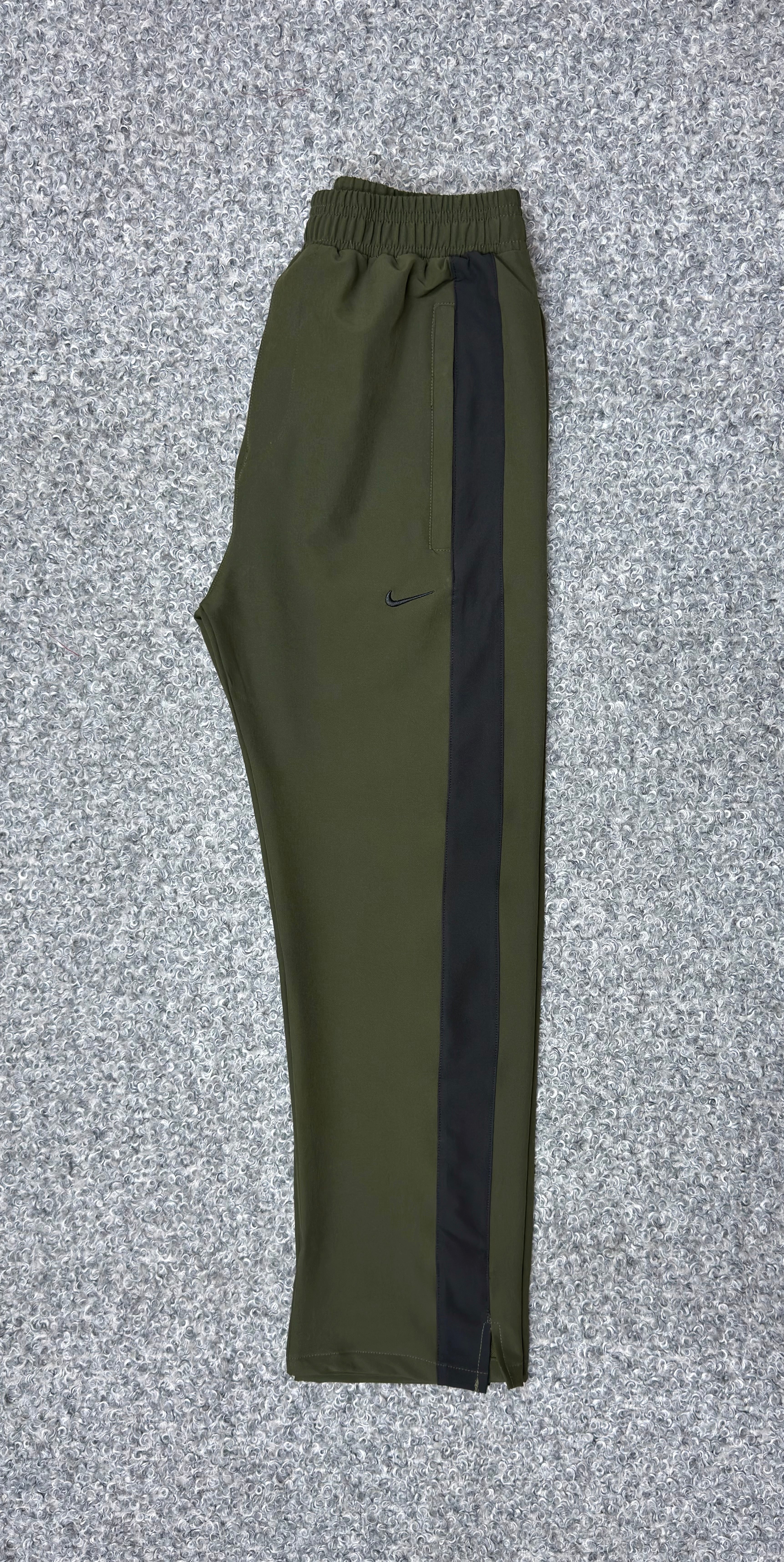 Performance Side-Stripe Sports Track Pants NKTP Olive